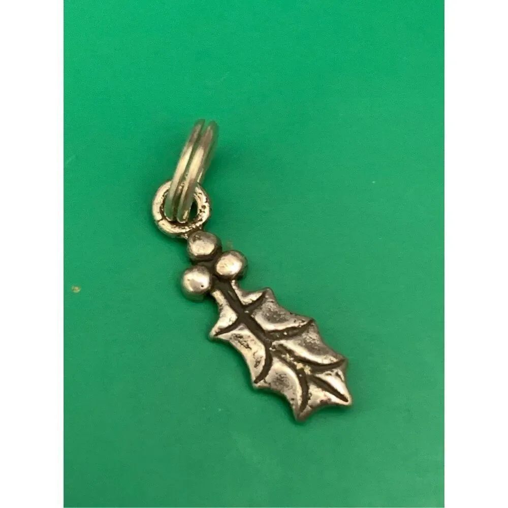 .925 Holly Leaf Sterling Silver Jewelry Charm #fall
